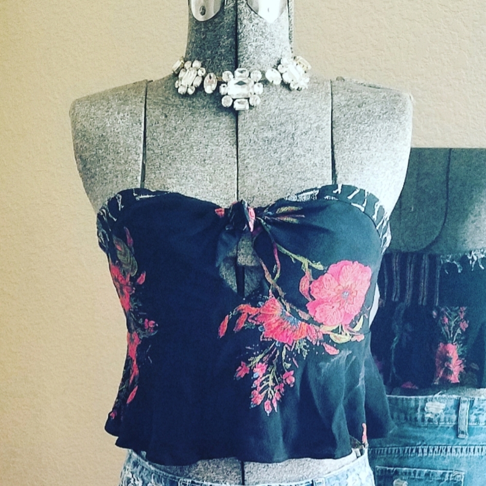 Free People flowy crop top with tie, so cute! S